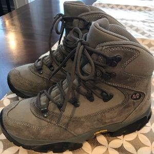 Merrill vibram hiking boots size 8